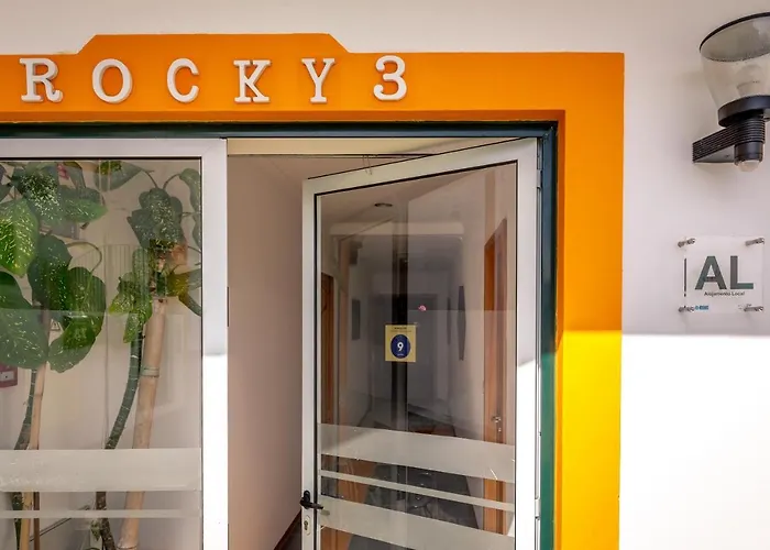 Rocky3 Hostal Angra do Heroísmo